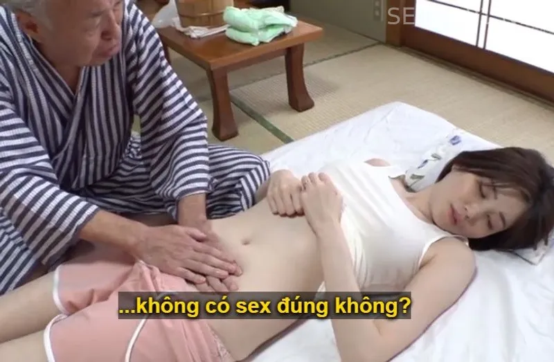 Bạn gái của con trai bị đau nhức nhờ bố gã chồng có nghề mát-xa đấm bóp và cái kết